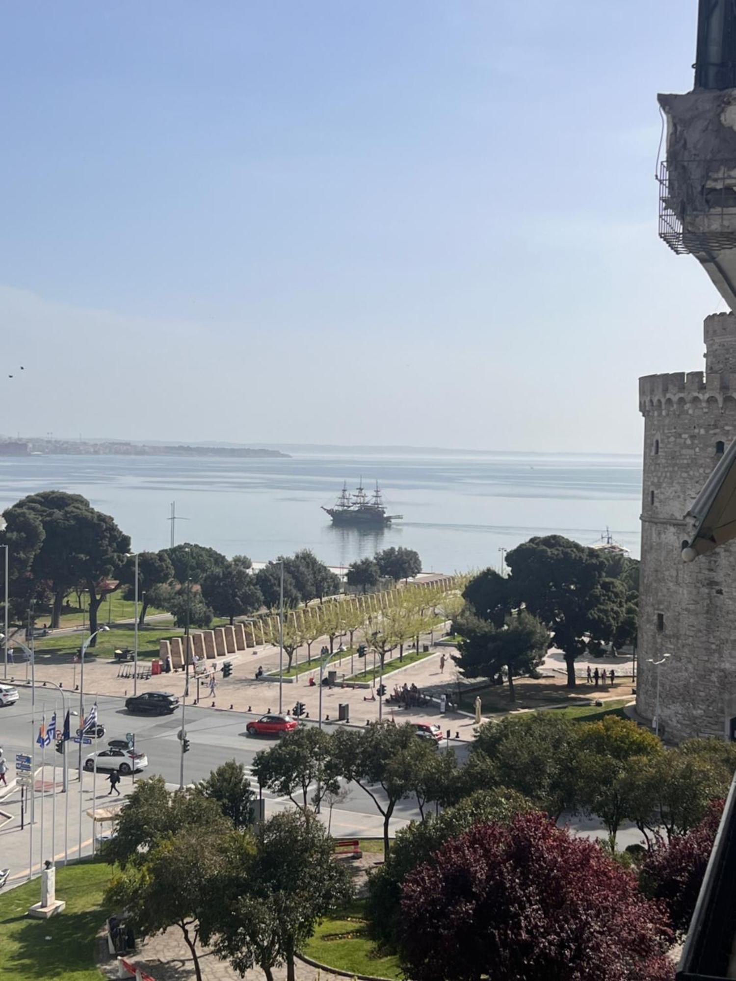 Nikol White Tower Of Appartement