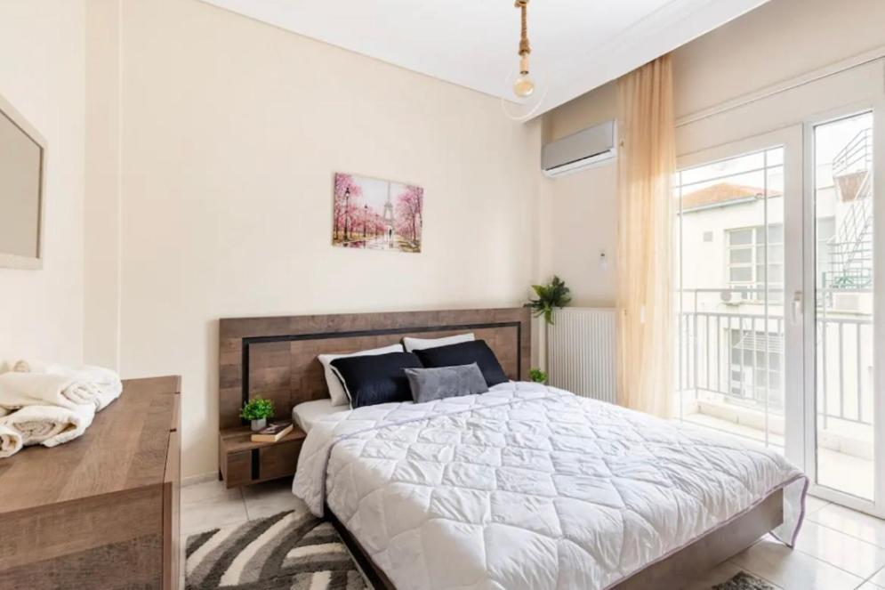 Nikol White Tower Of Appartement